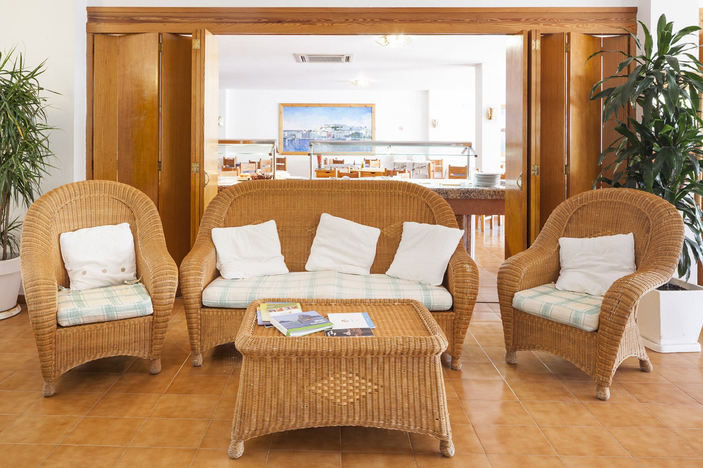 Aparthotel Puerto Cala Vadella