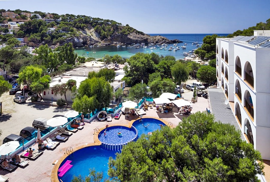 Aparthotel Puerto Cala Vadella