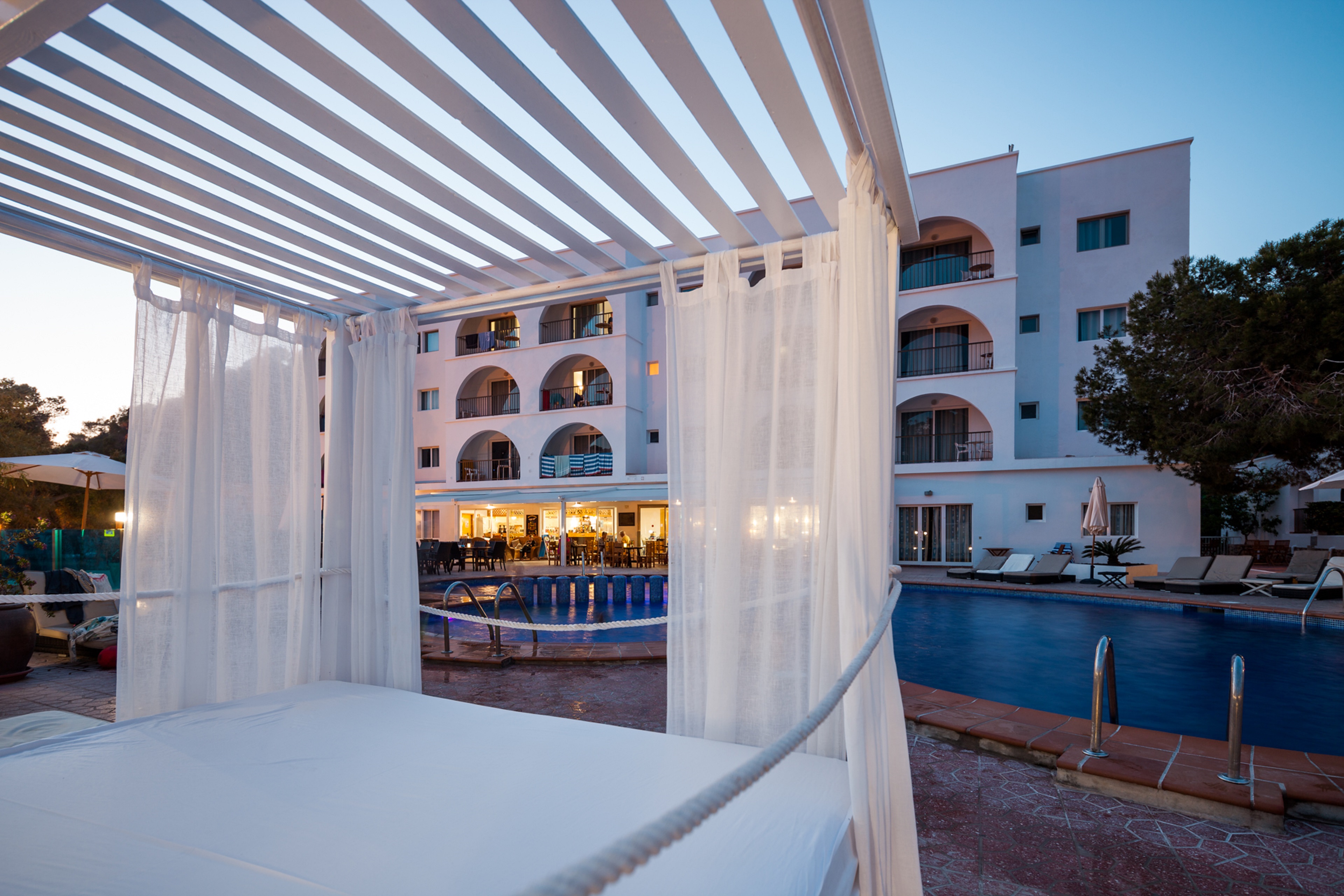 Aparthotel Puerto Cala Vadella