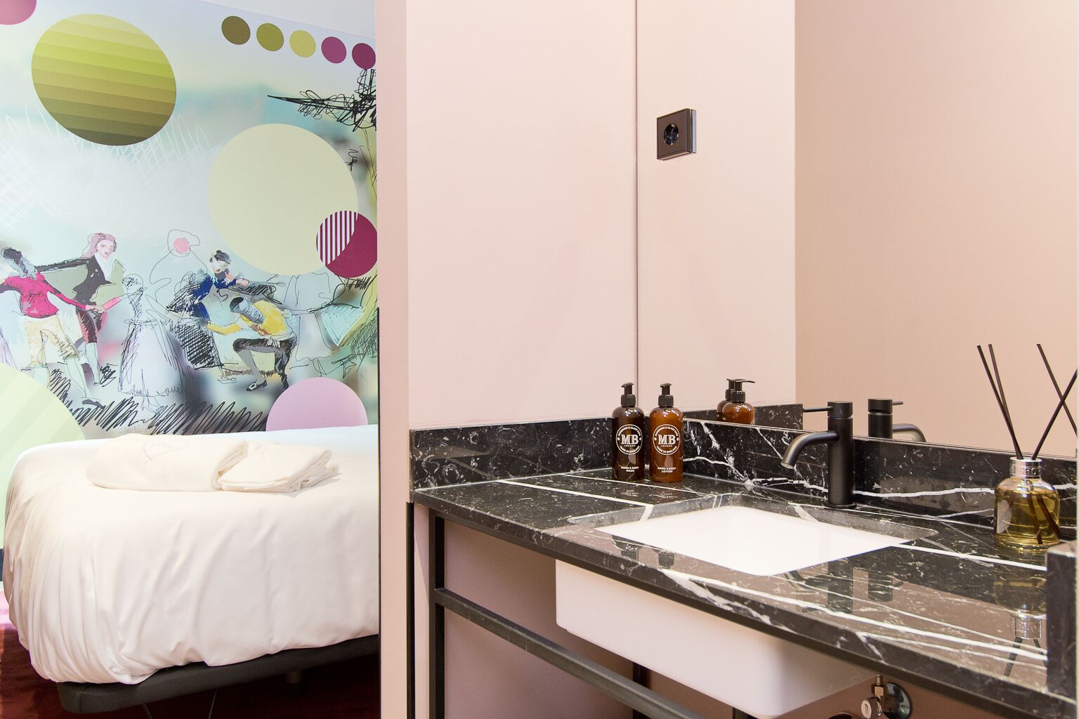 Amor de Dios 17 Boutique Hotel