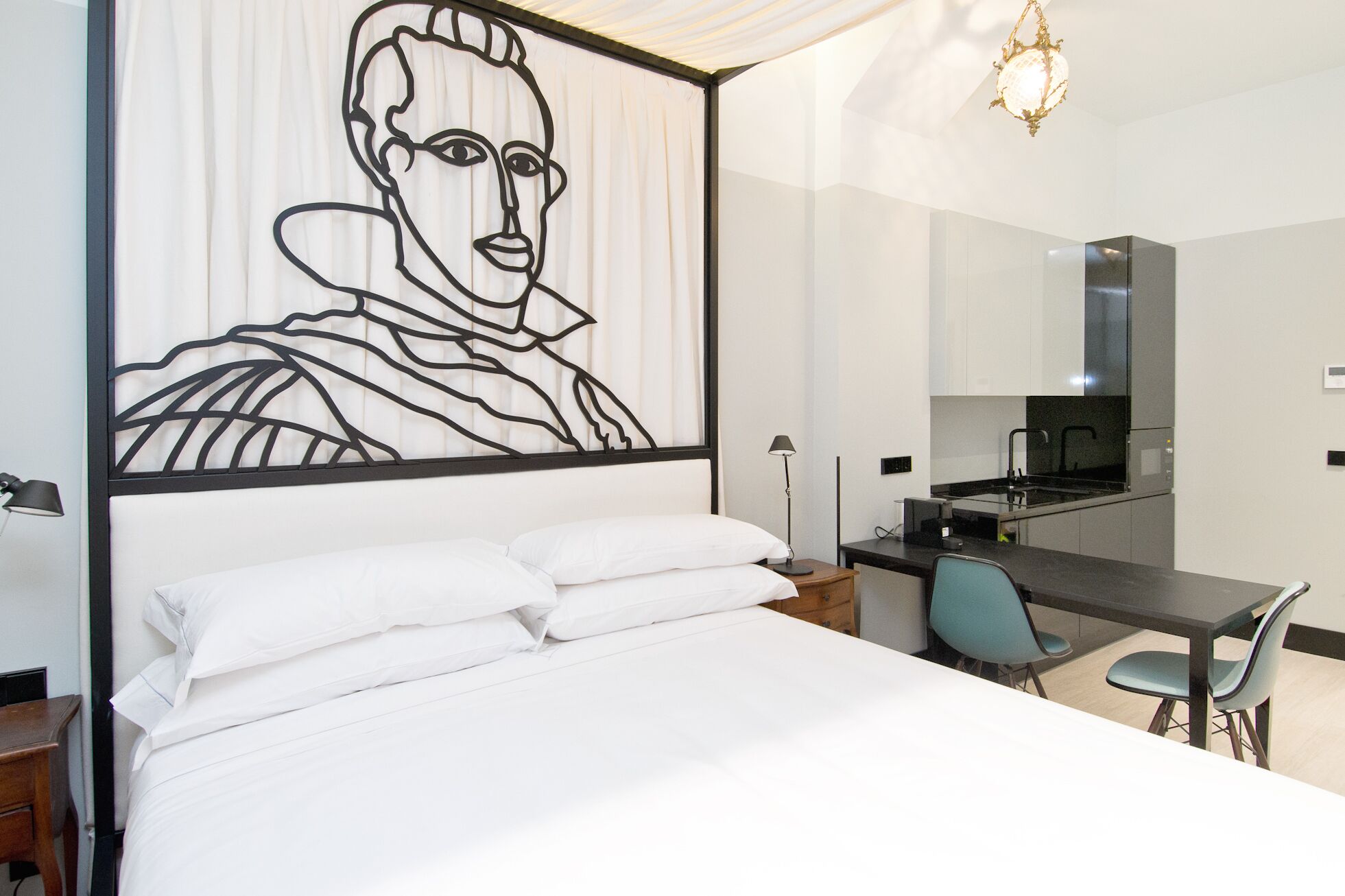 Amor de Dios 17 Boutique Hotel