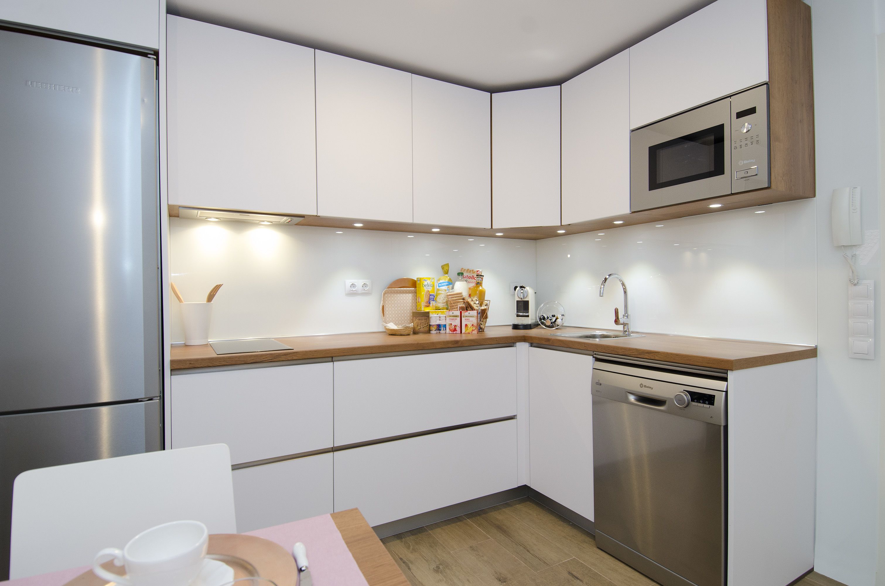 Hellenhost - Gran Vía