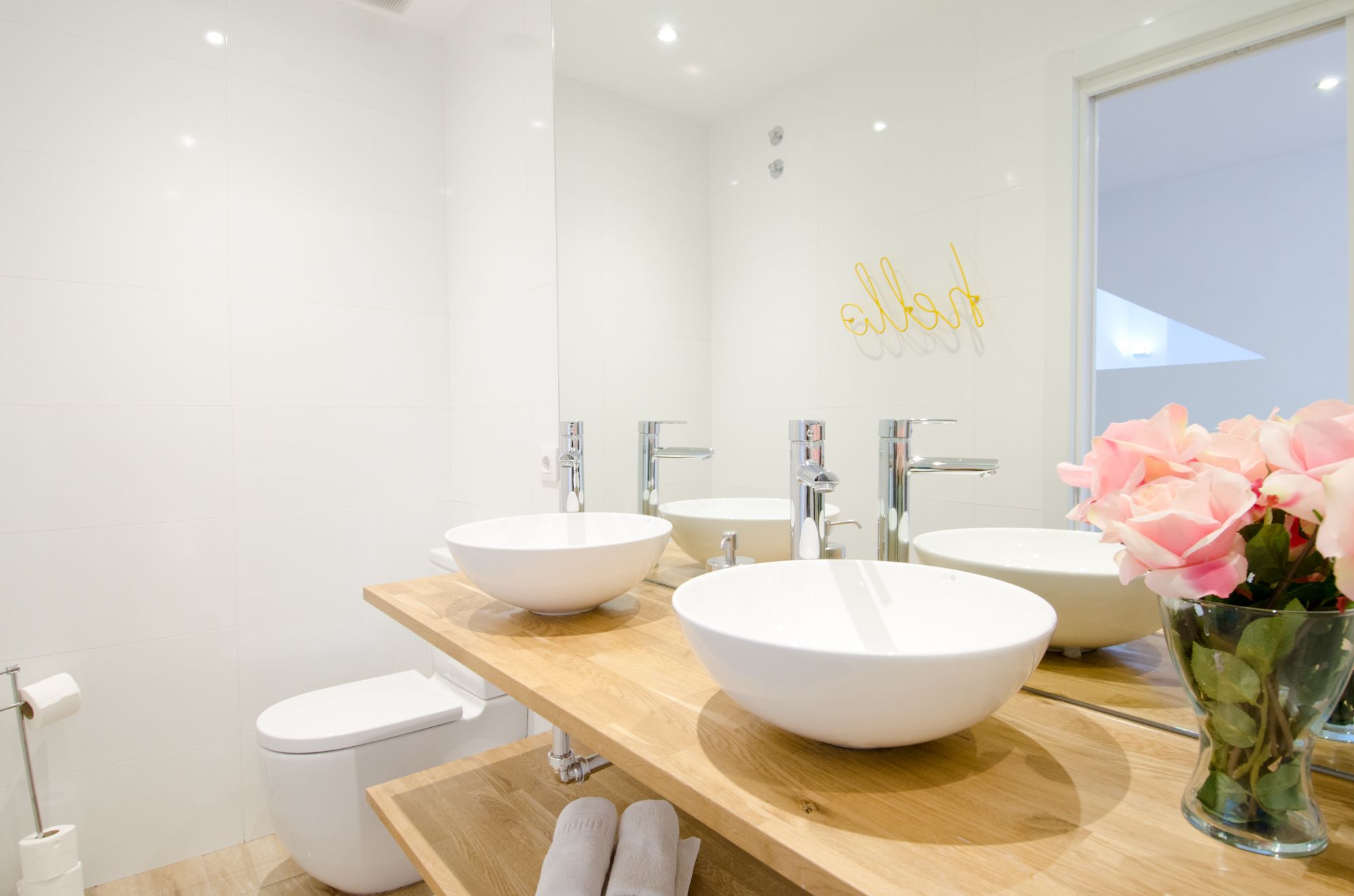 Hellenhost - Gran Vía