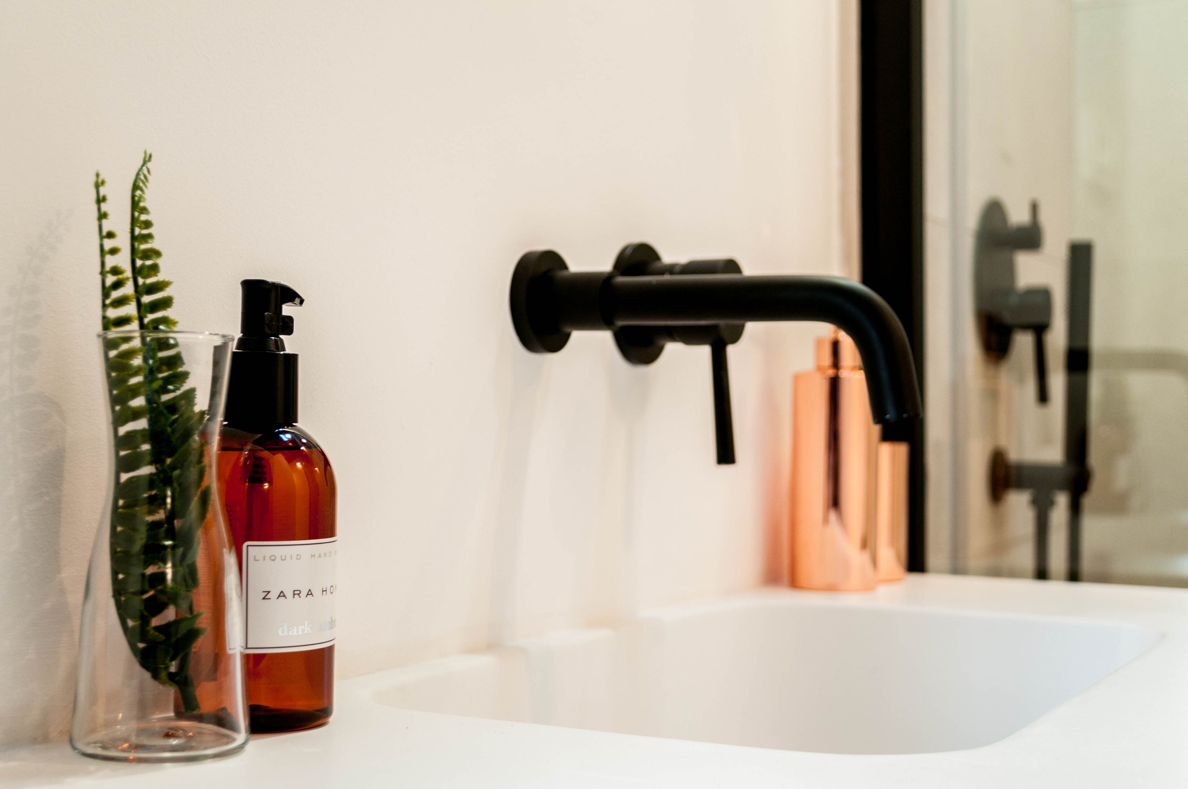 Hellenhost - Gran Vía