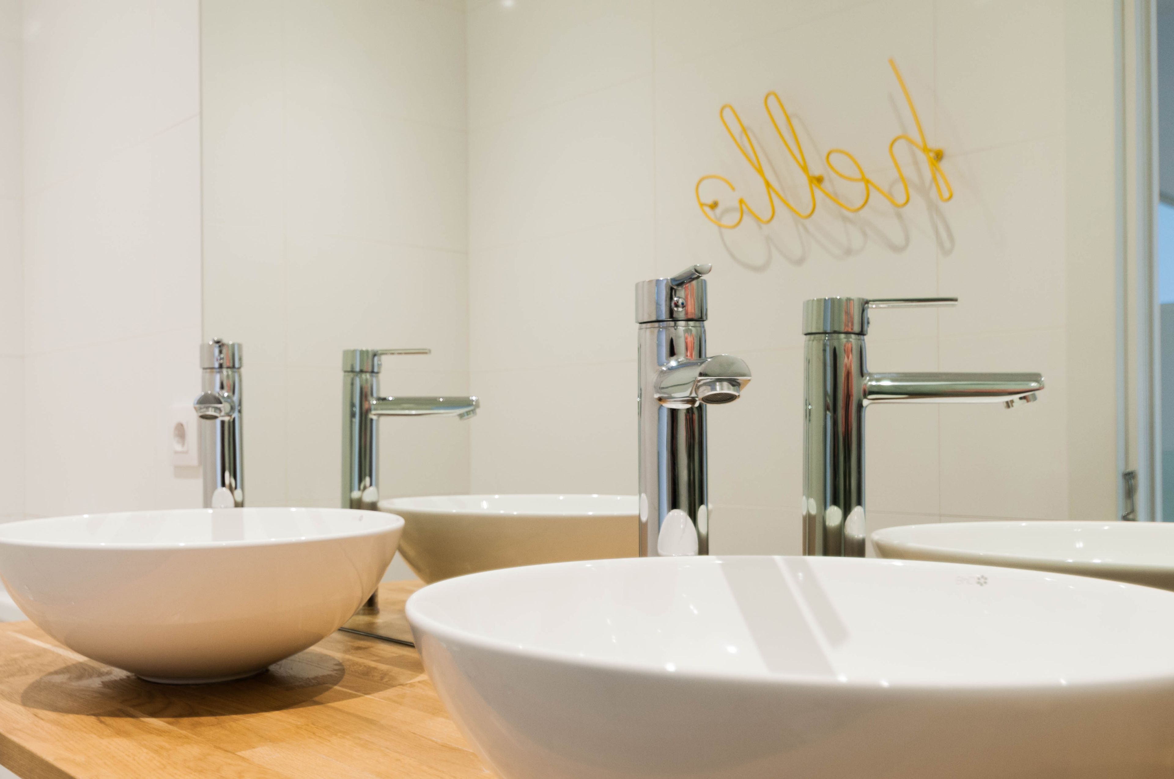 Hellenhost - Gran Vía