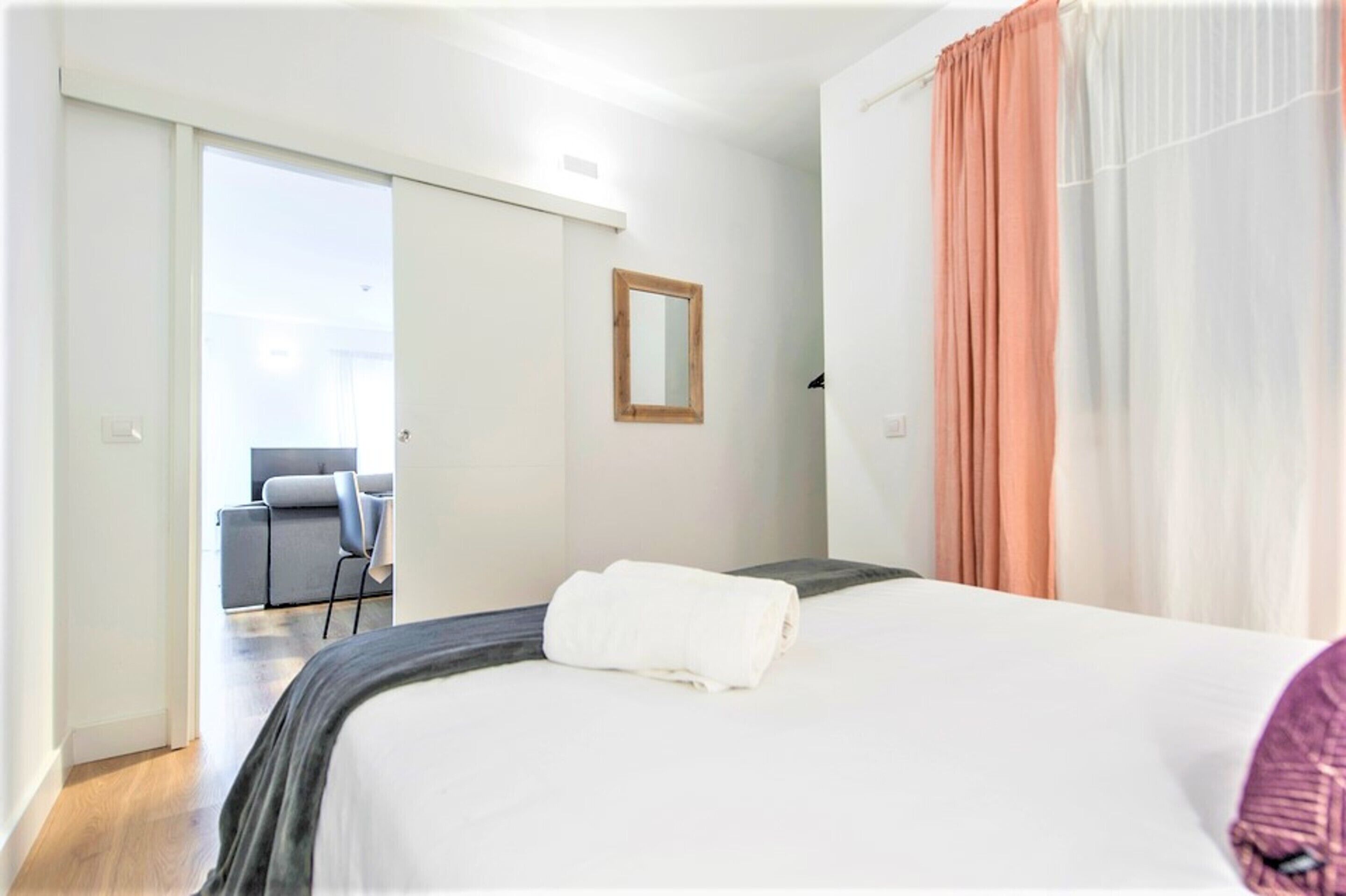 Hellenhost - Gran Vía