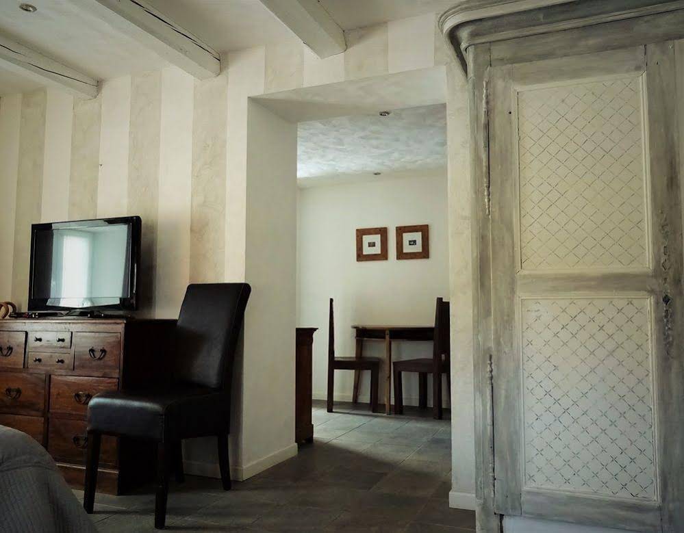 Auberge De La Poulcière