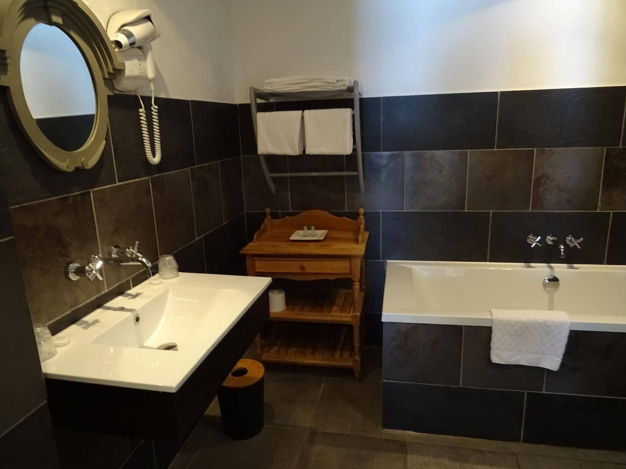 Auberge De La Poulcière