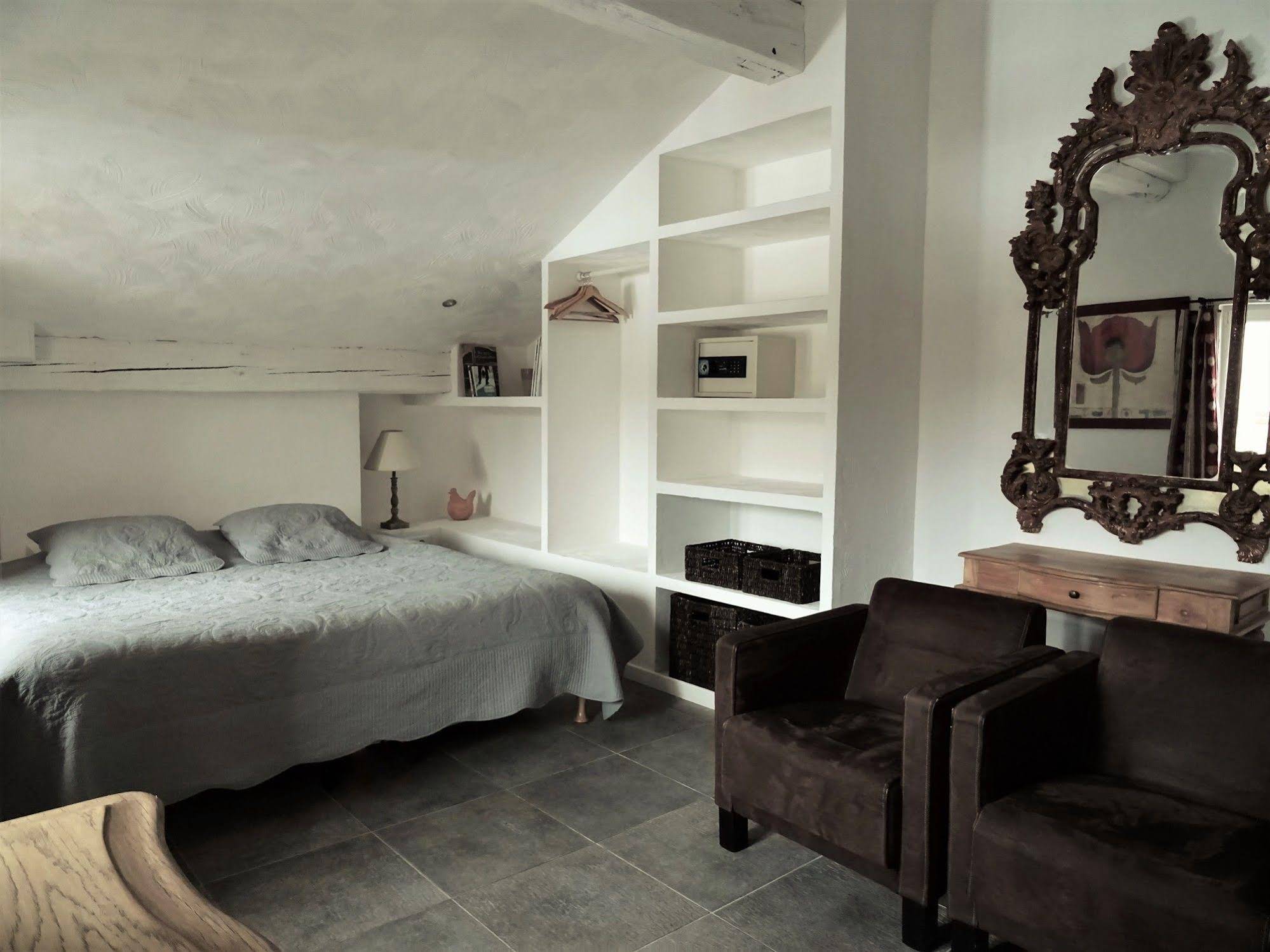 Auberge De La Poulcière