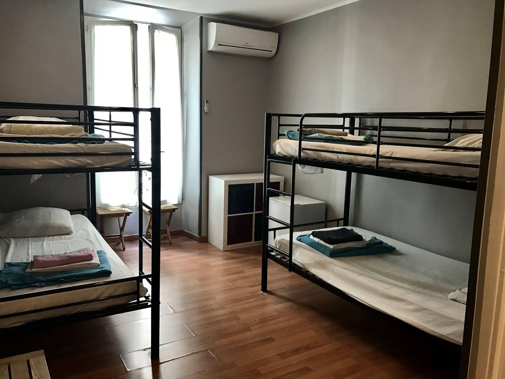 Hostel Meyerbeer Beach