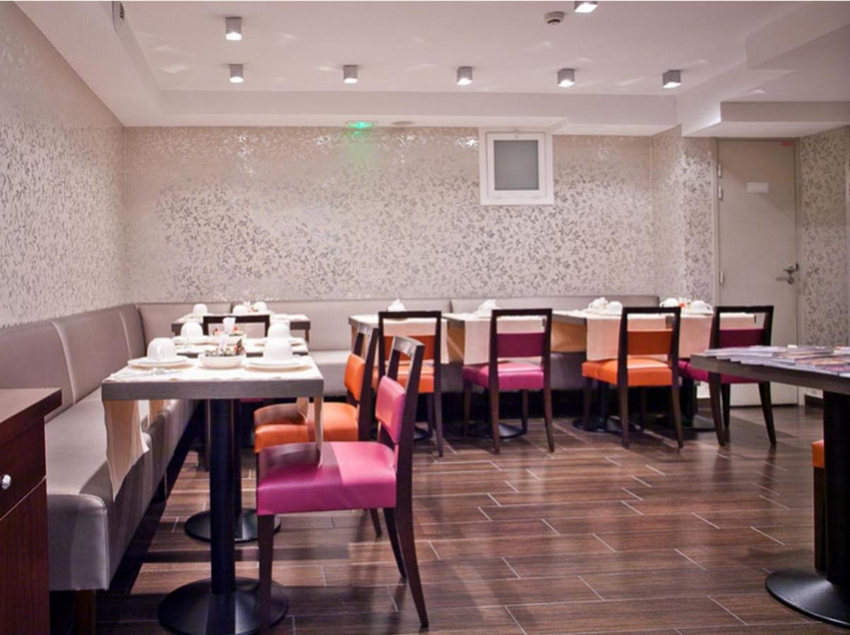 Hotel Le 12