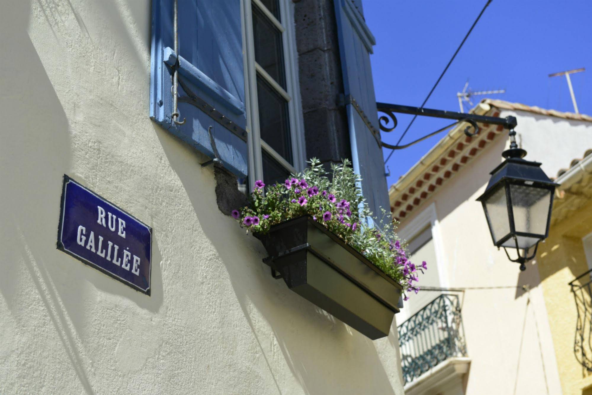 Rue Galilee
