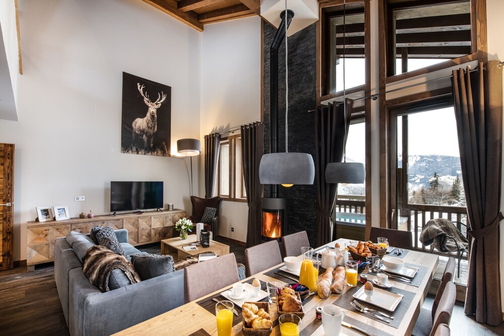 Yellowstone Lodge