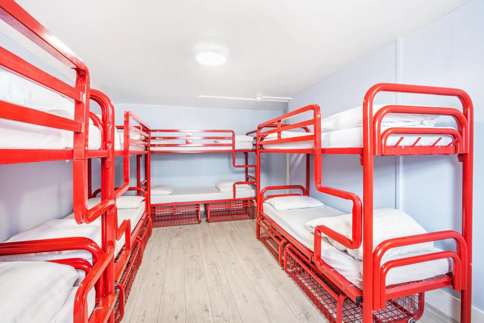 Astor Victoria Hostel