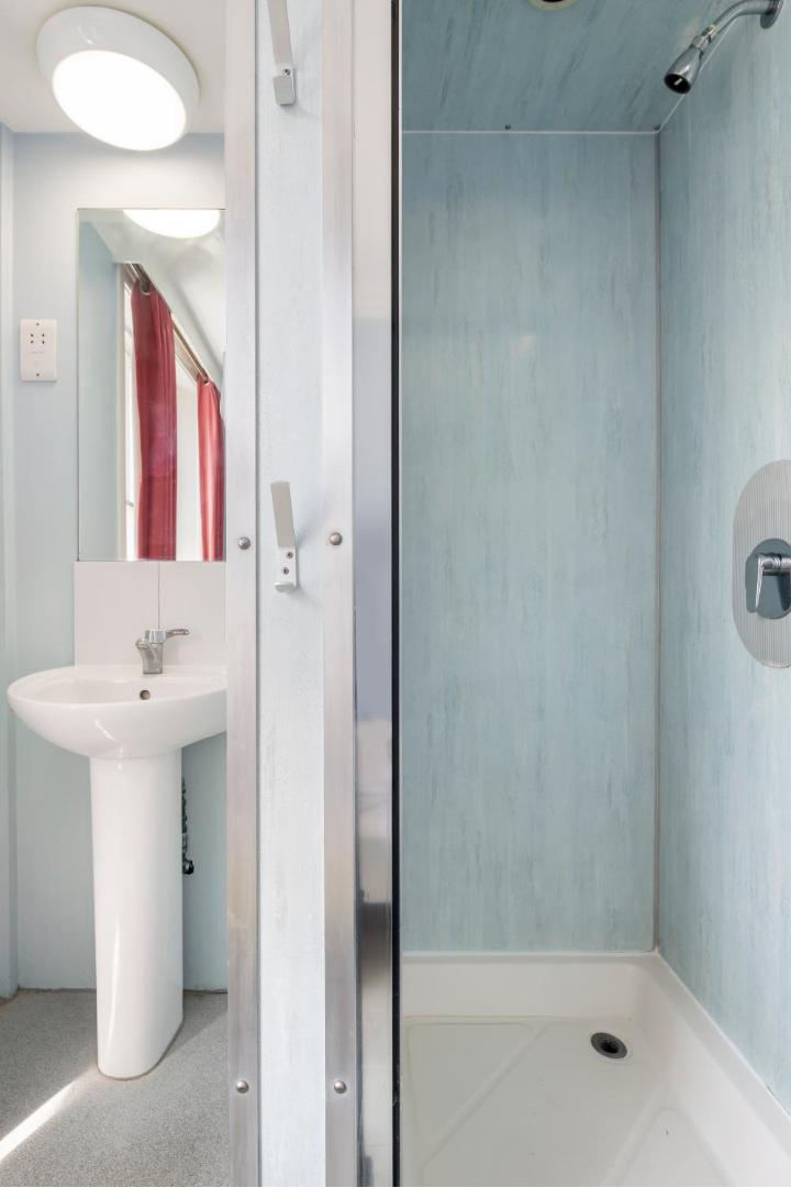 Astor Victoria Hostel