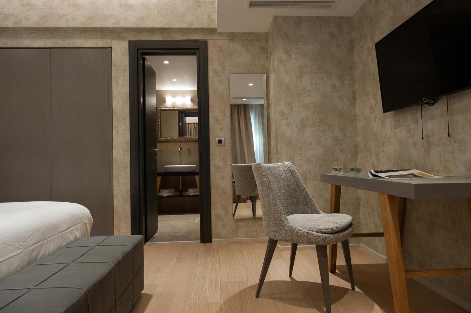 Athenaeum Grand Hotel