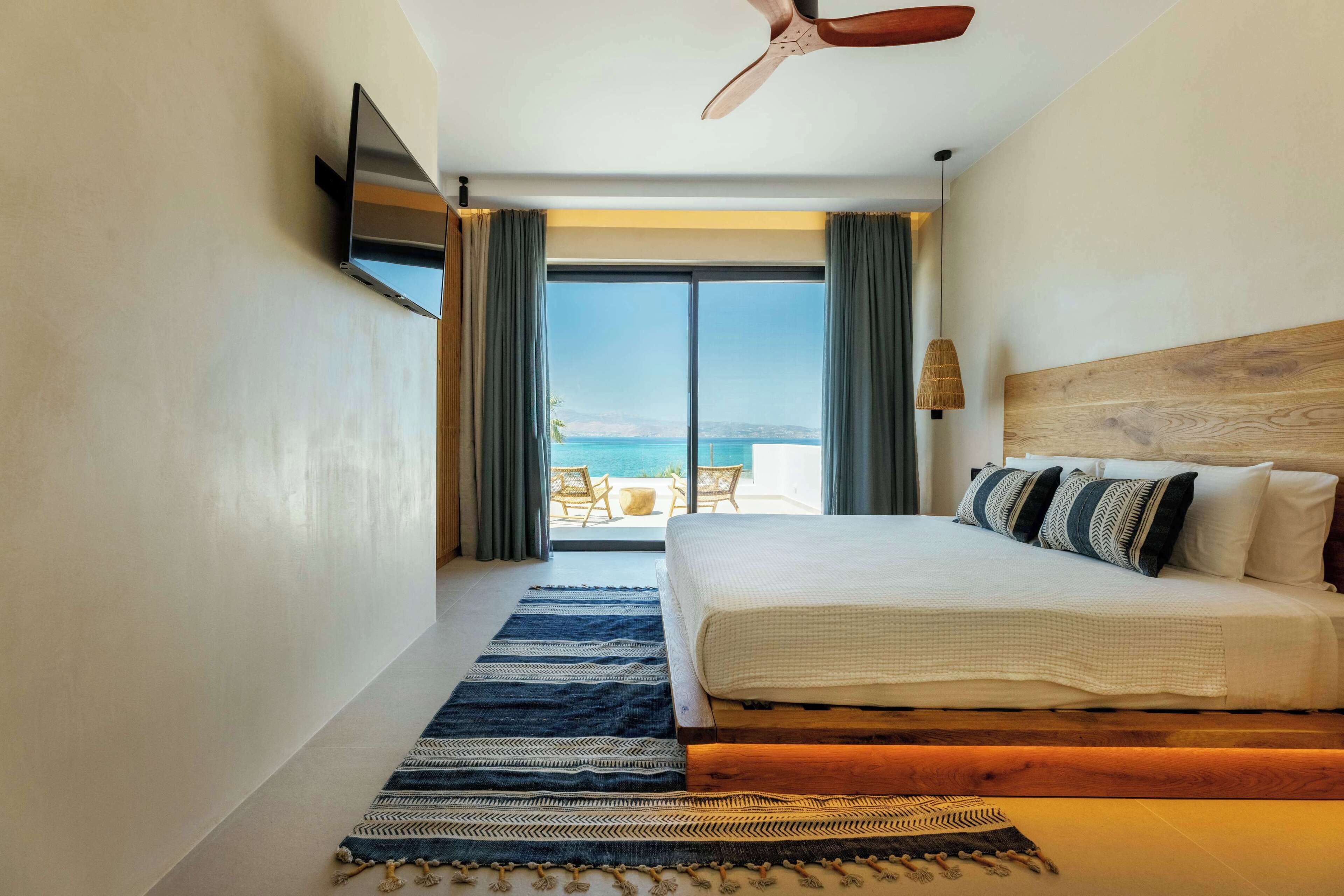 Ostrako Beachside Suites