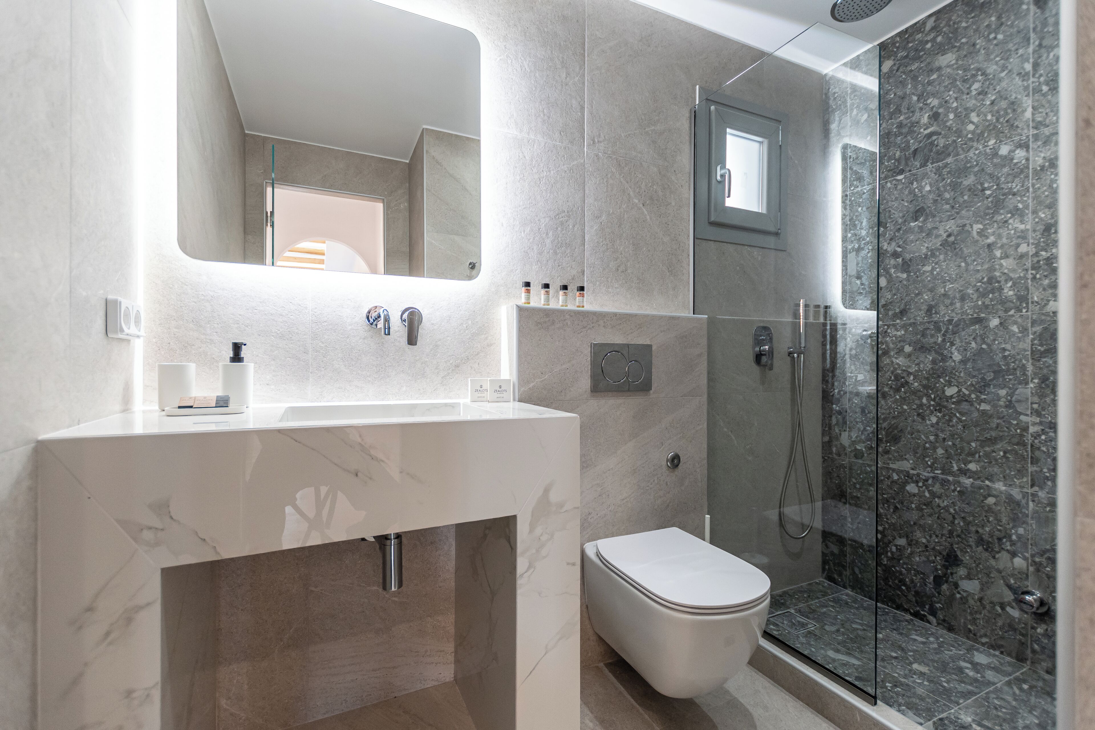 Adama's Suites Naxos