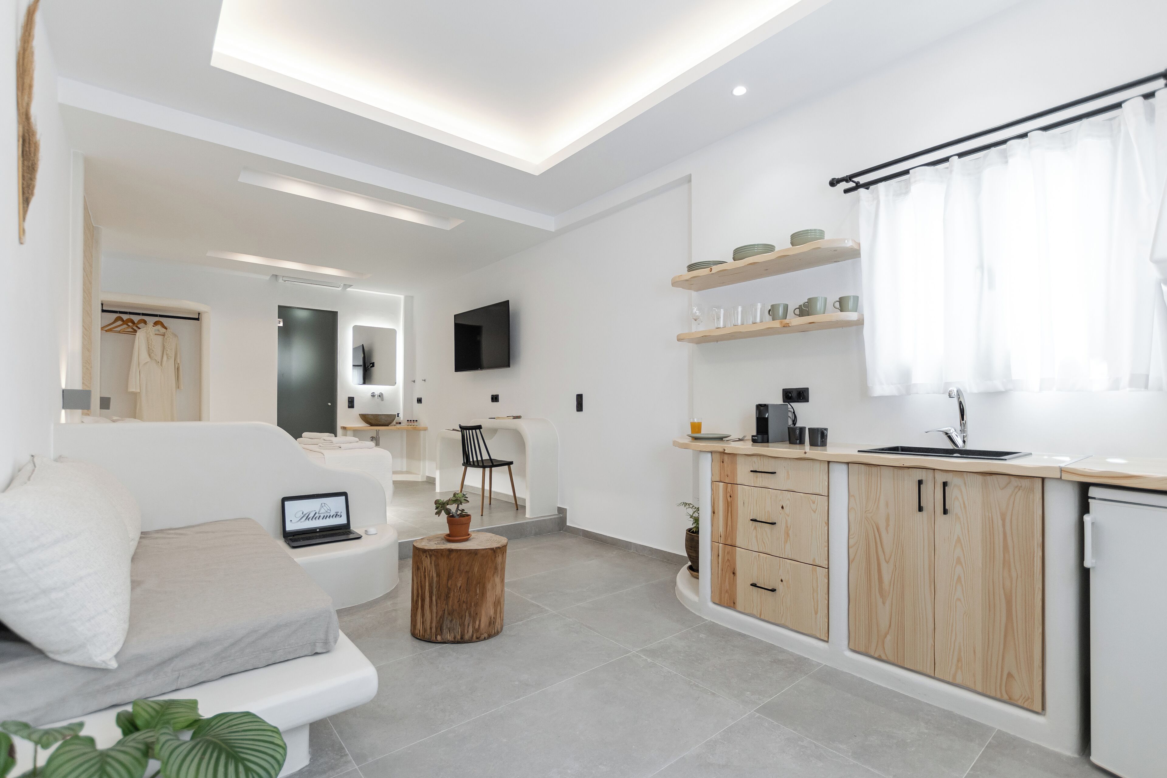 Adama's Suites Naxos