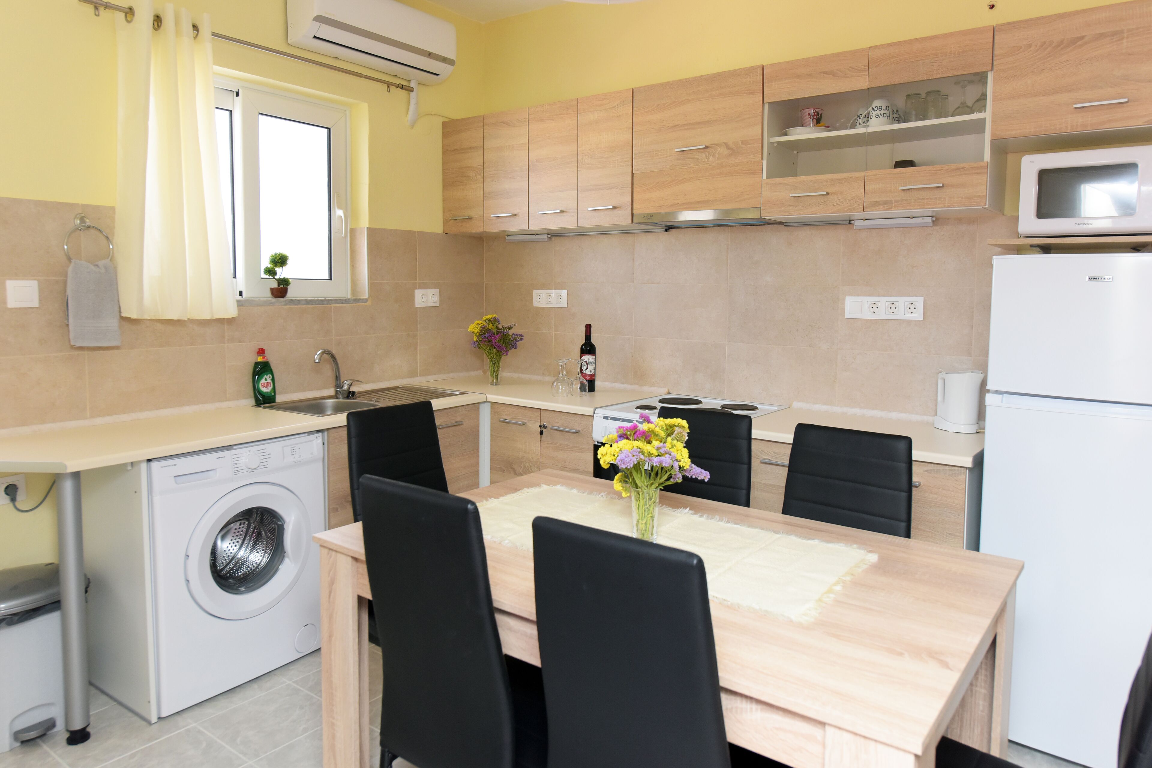 Happy Days Home Apartment And Studio