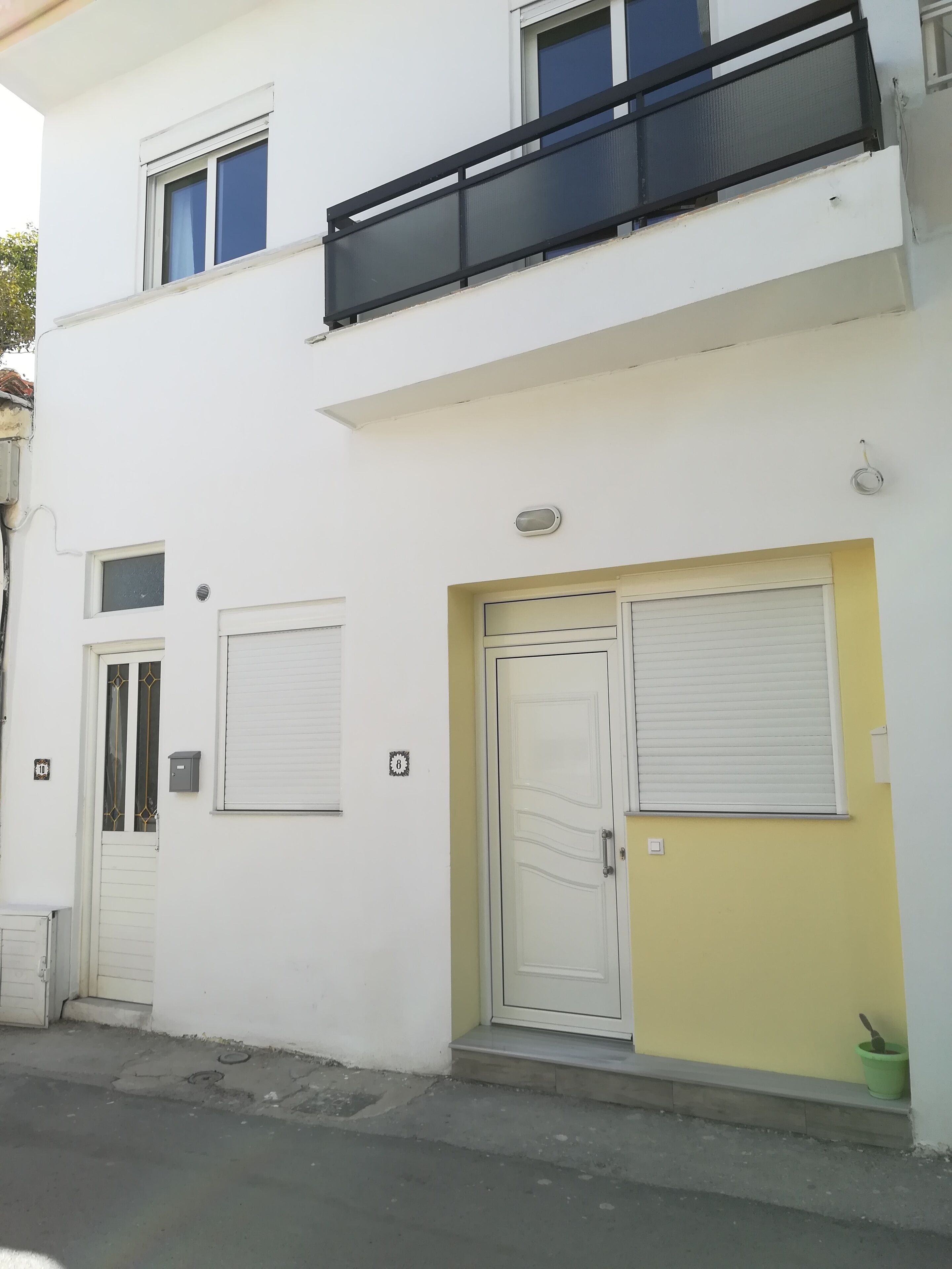 Happy Days Home Apartment And Studio