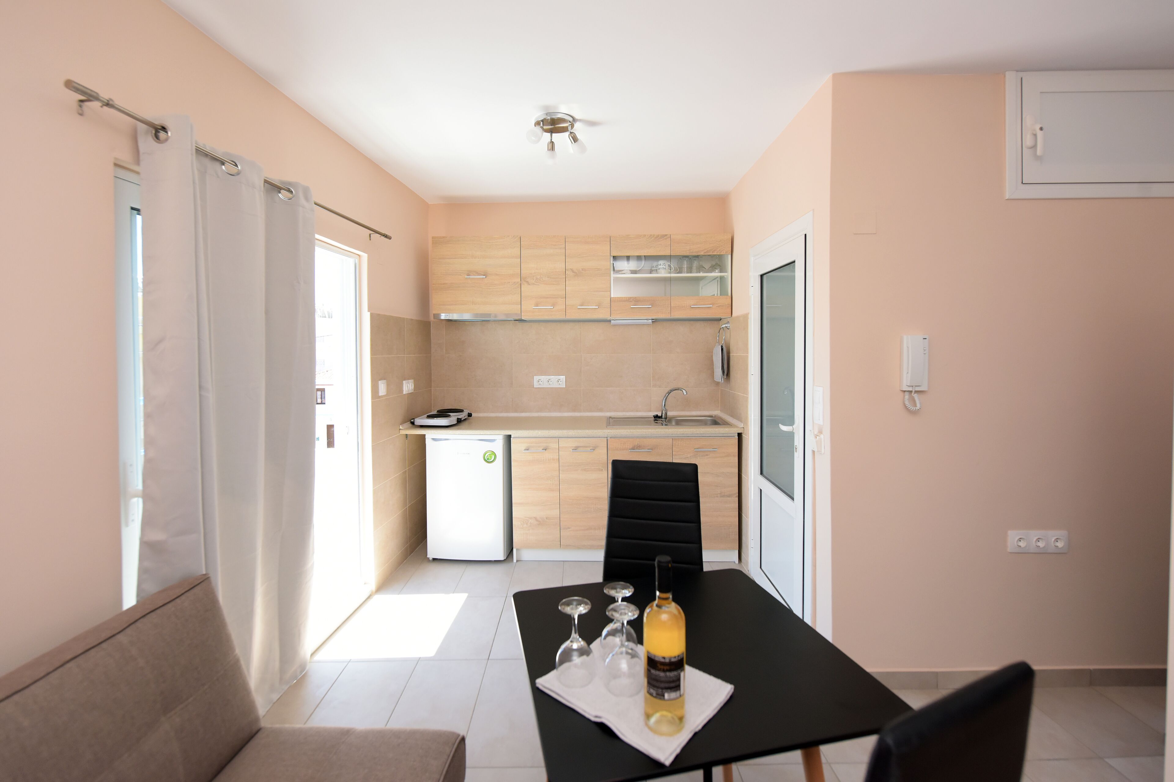 Happy Days Home Apartment And Studio