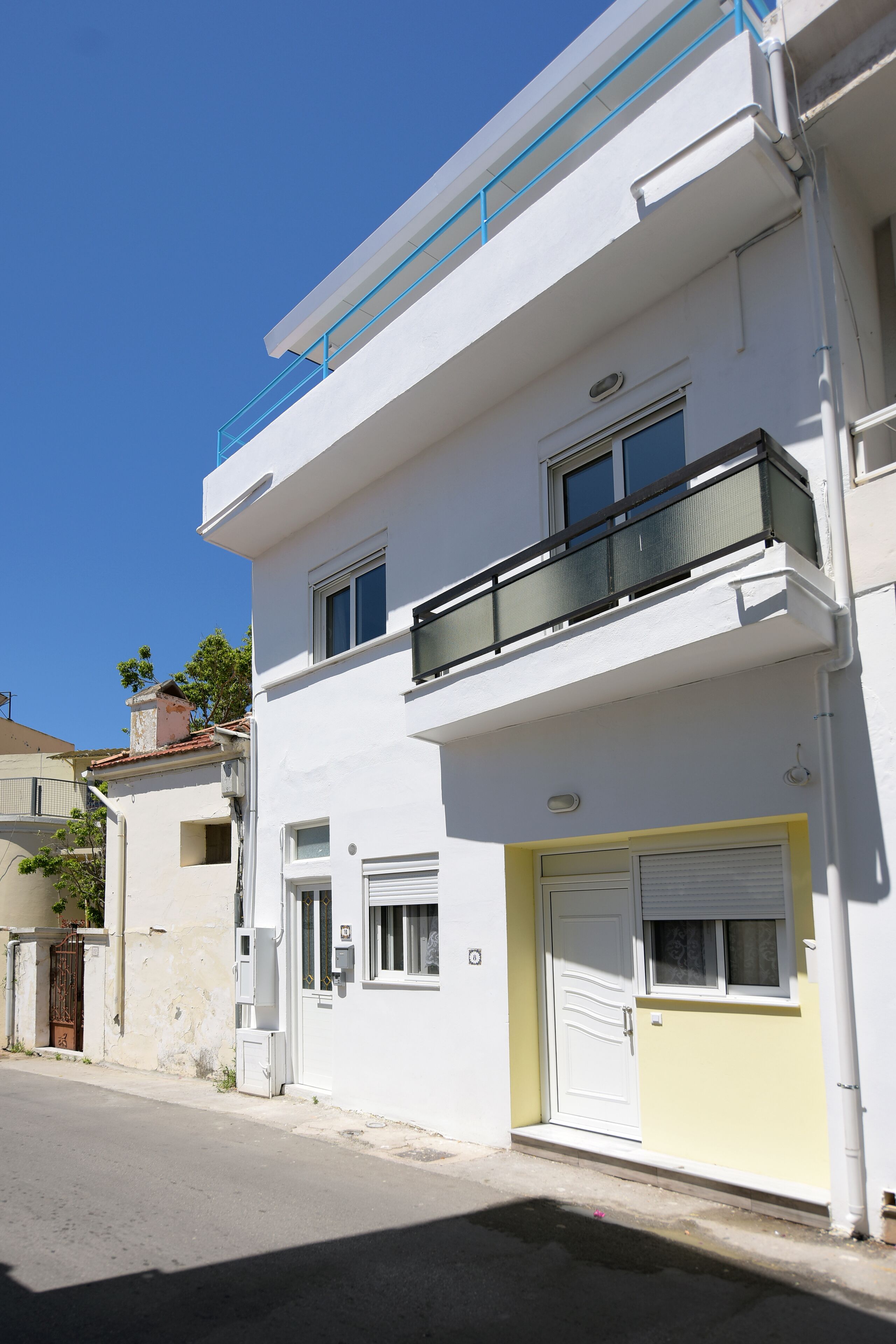 Happy Days Home Apartment And Studio