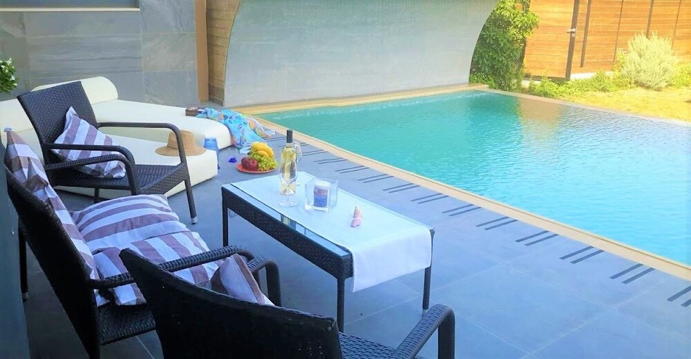 Harmony Residences Pool villas
