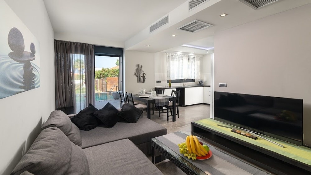 Harmony Residences Pool villas