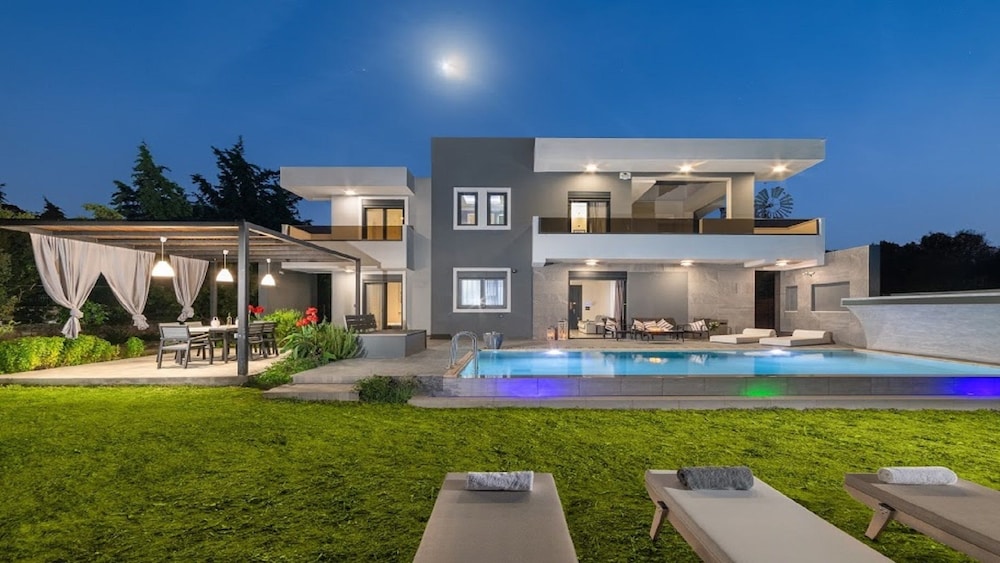 Harmony Residences Pool villas
