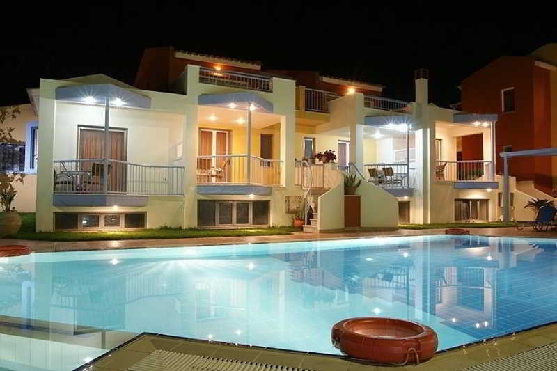 Niriides Apartments & Studios