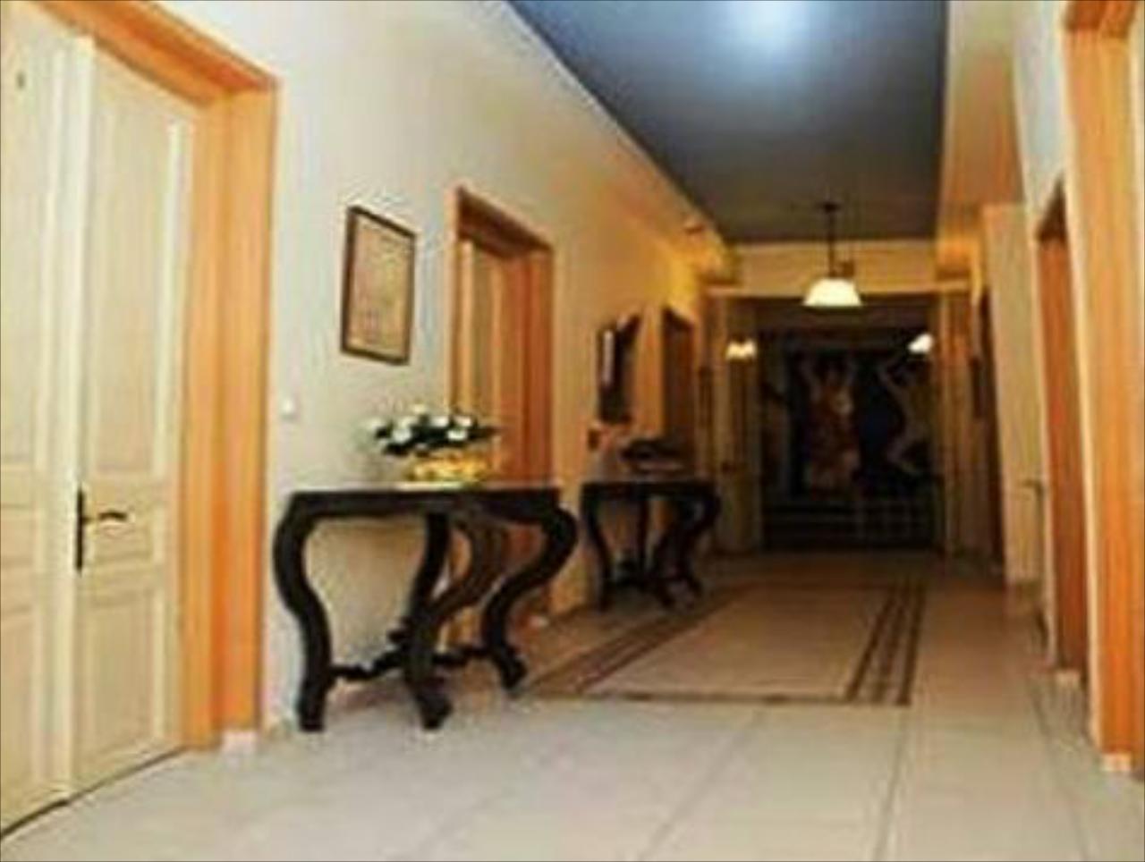 Avra Hotel