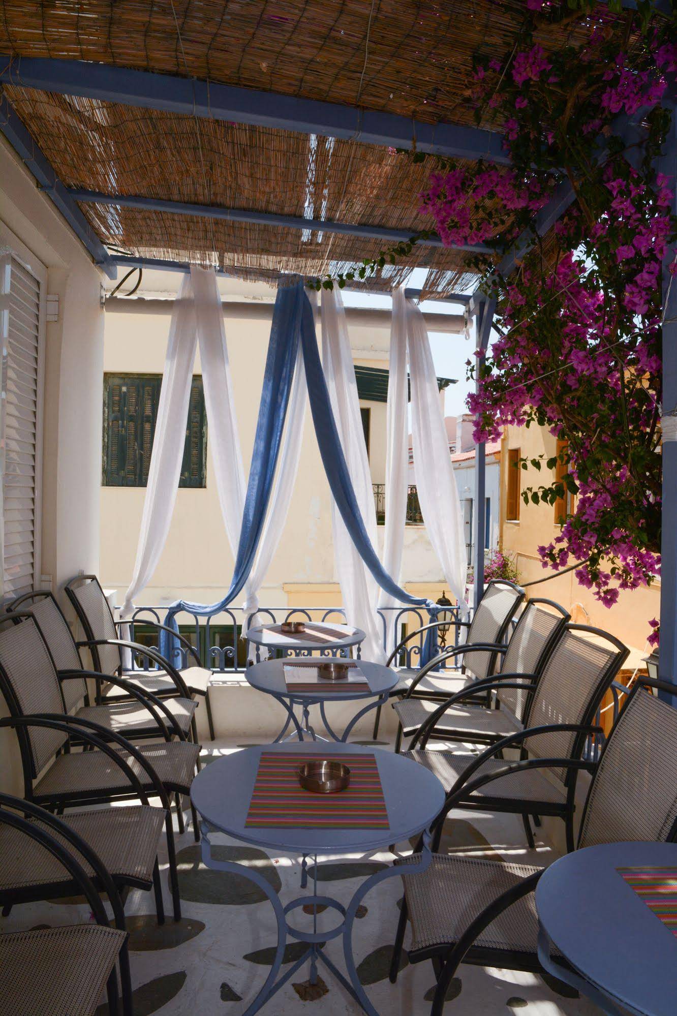 Hermes Rooms