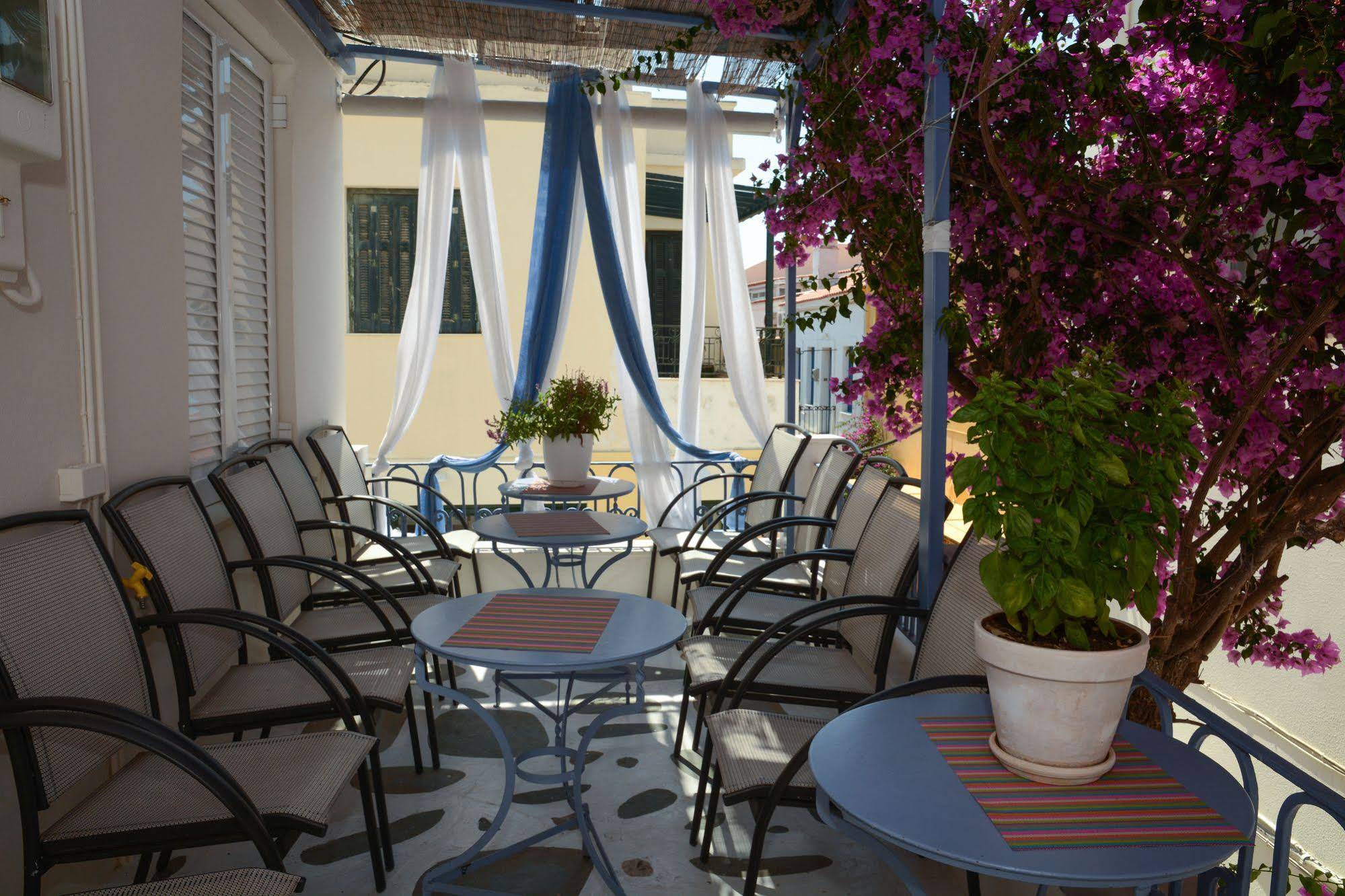 Hermes Rooms