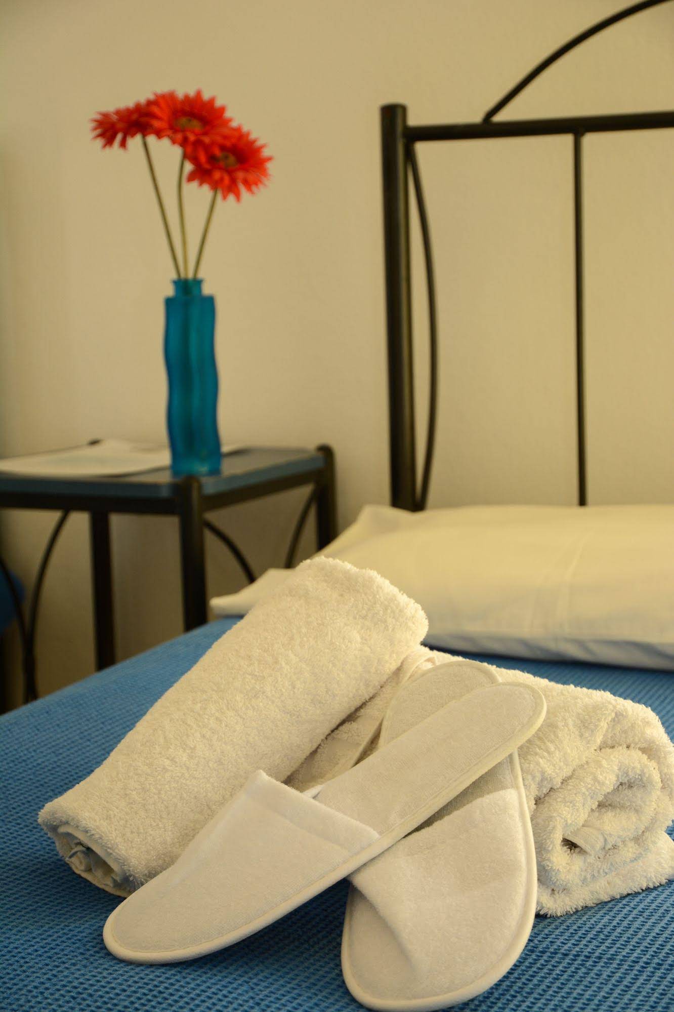 Hermes Rooms