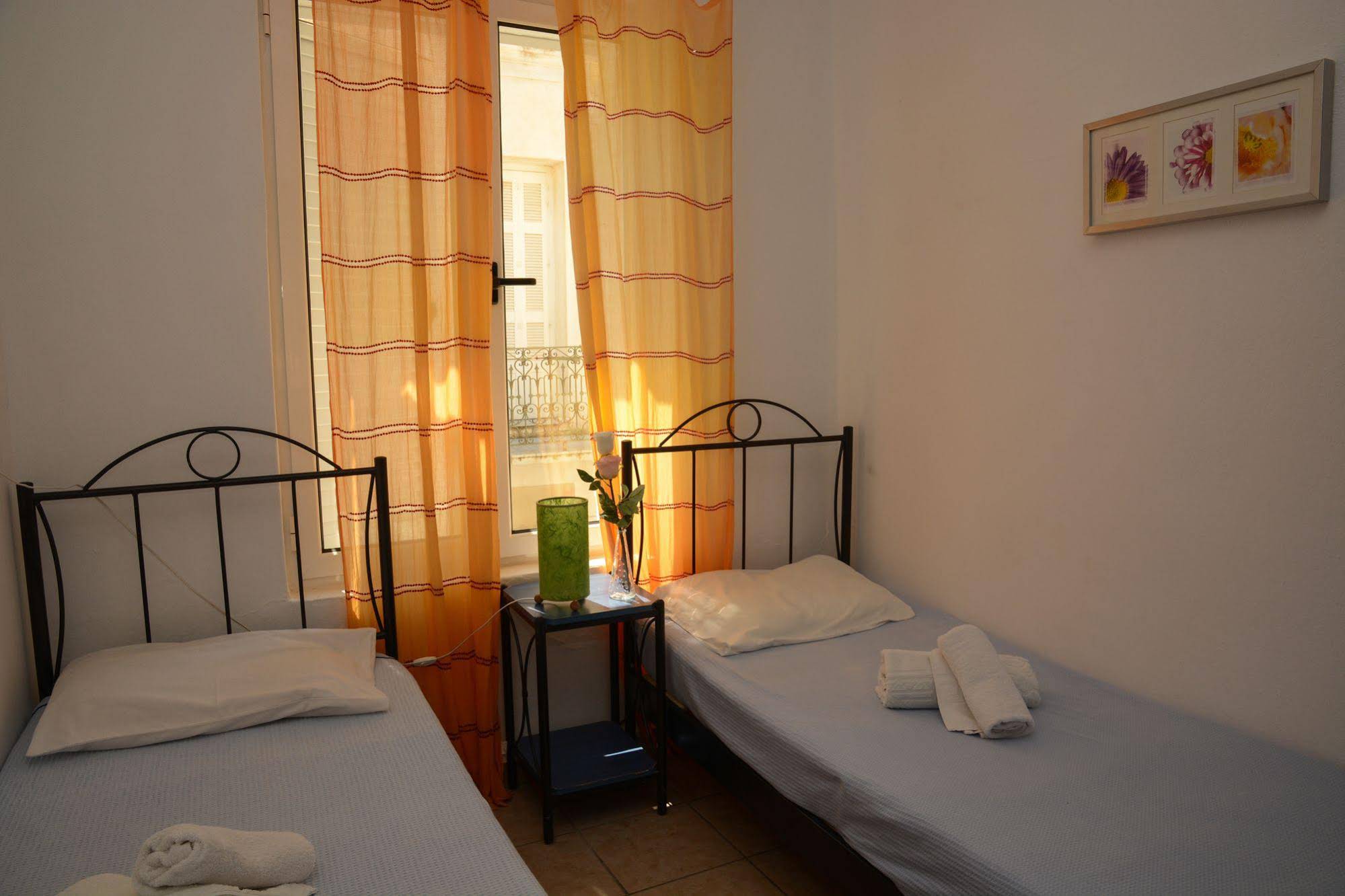 Hermes Rooms