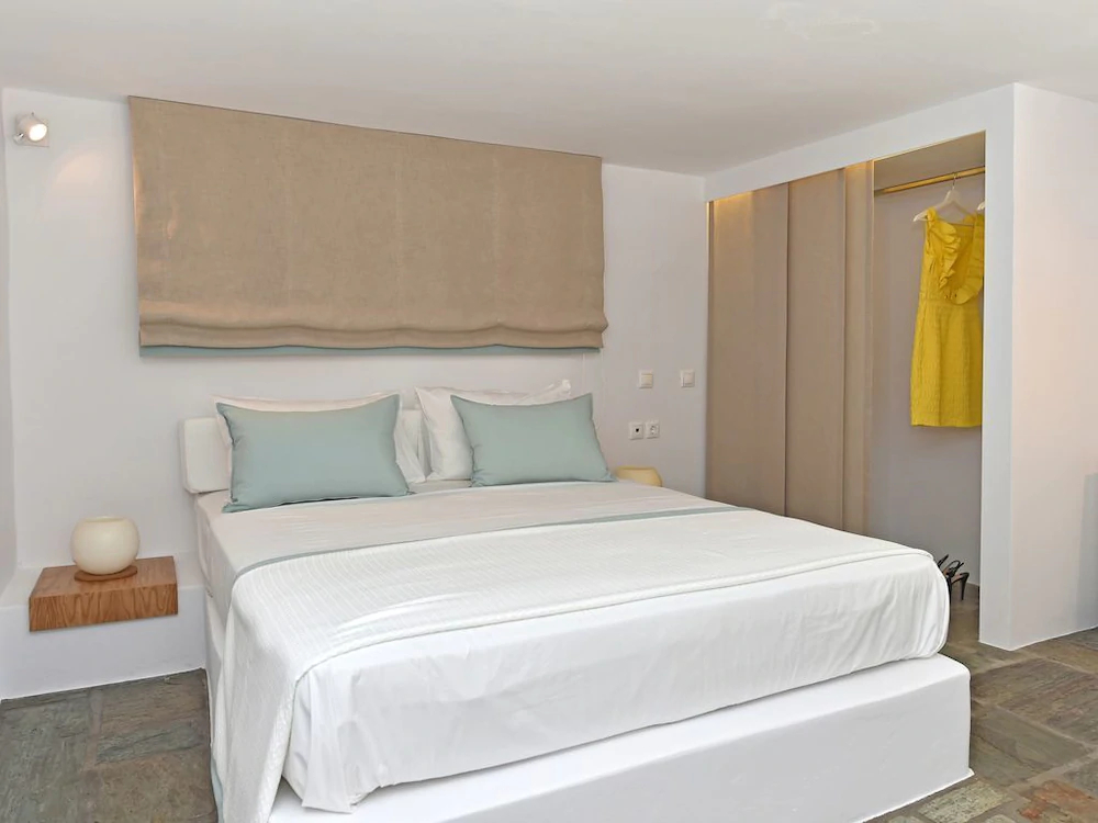 Tinos Blend Suites