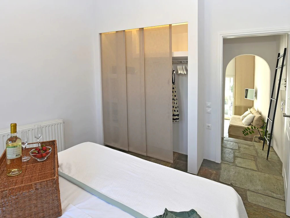 Tinos Blend Suites