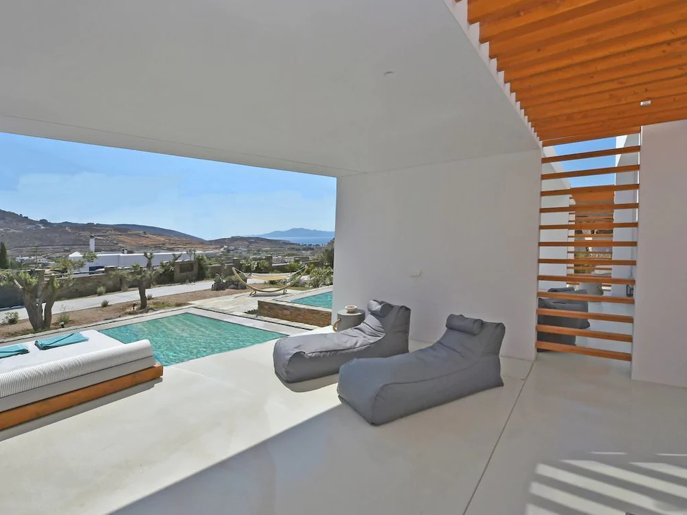 Tinos Blend Suites
