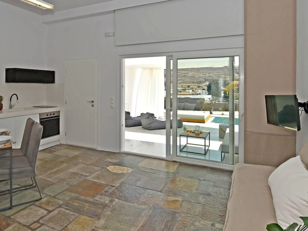 Tinos Blend Suites