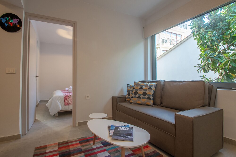 Ithaka Deluxe Home