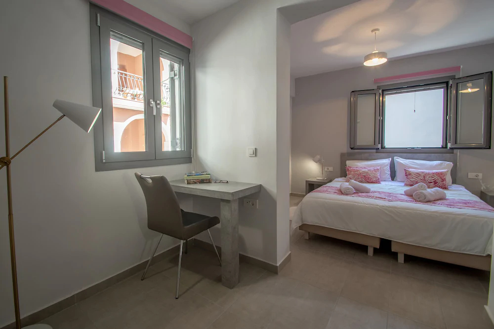 Ithaka Deluxe Home