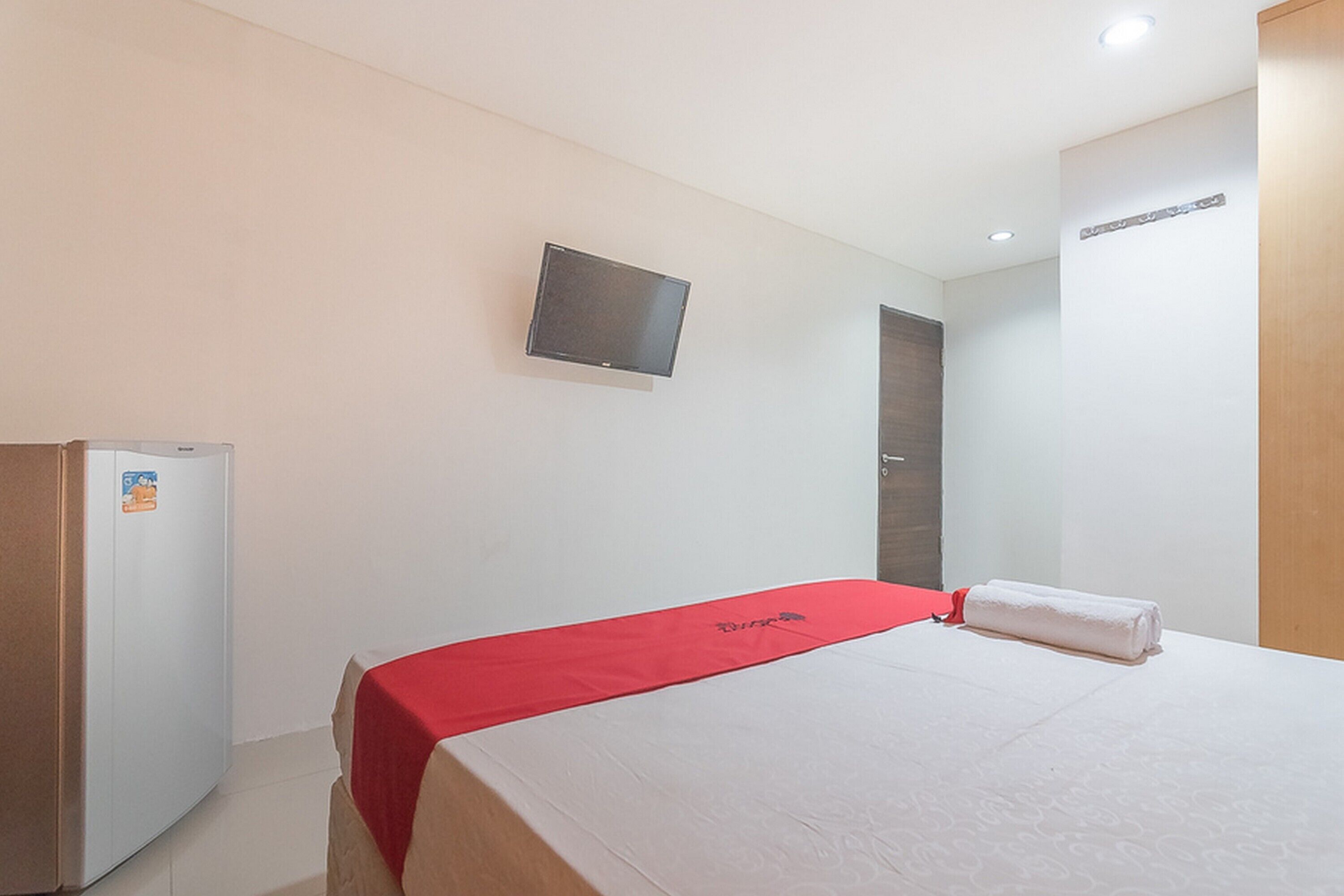 Barkah Guesthouse by RedDoorz