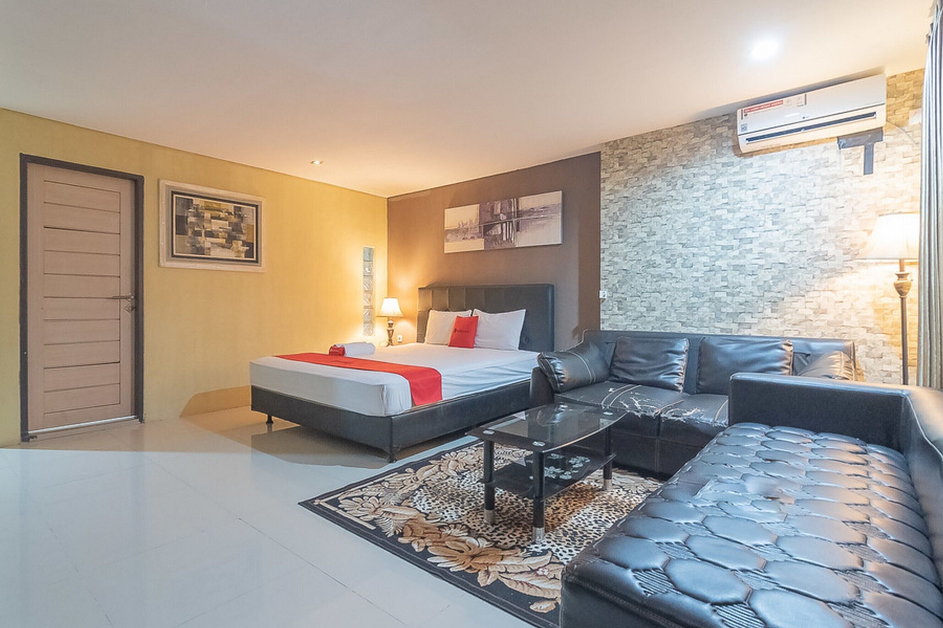 Barkah Guesthouse by RedDoorz