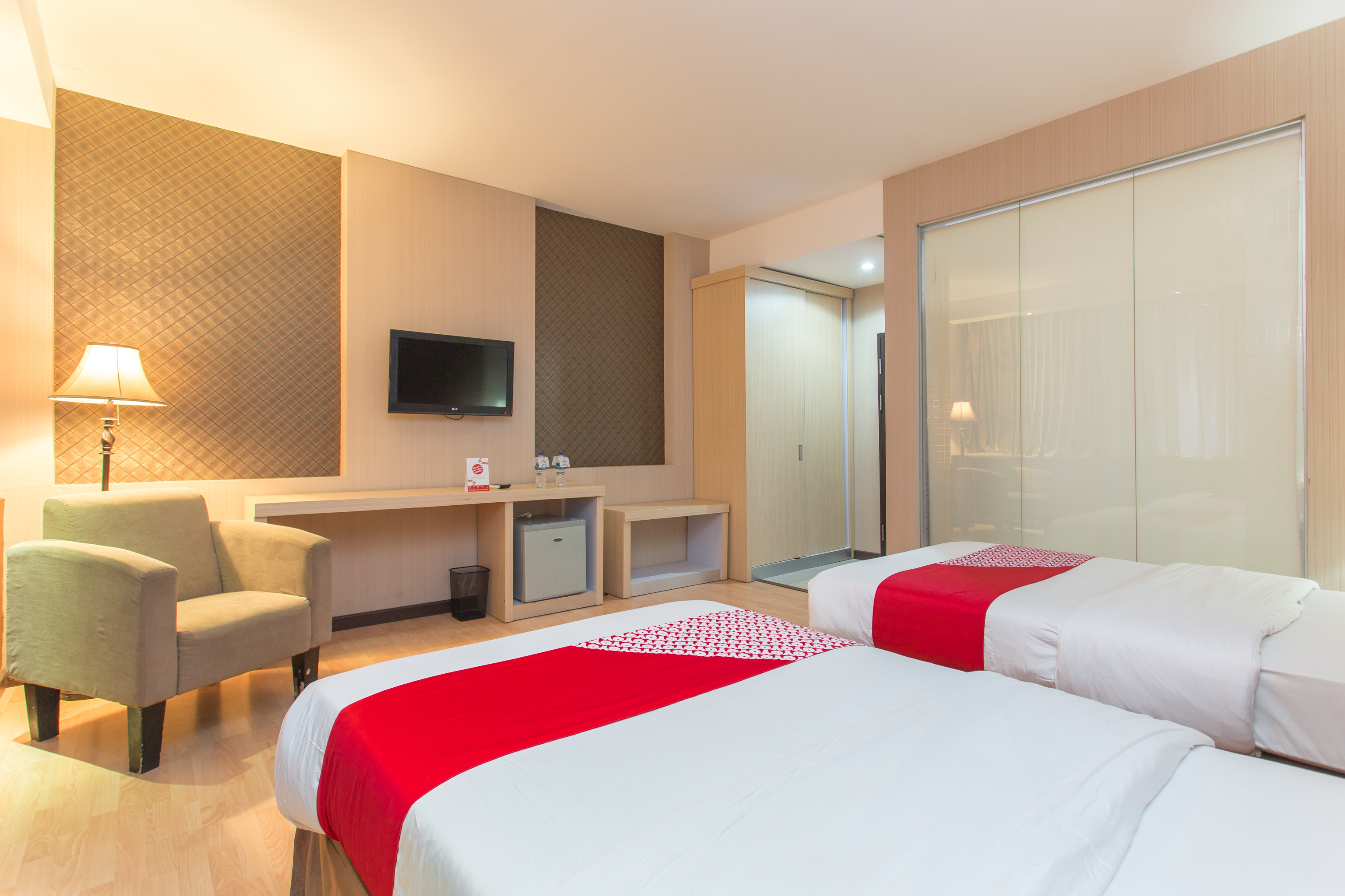 Hotel Sejati by OYO Rooms