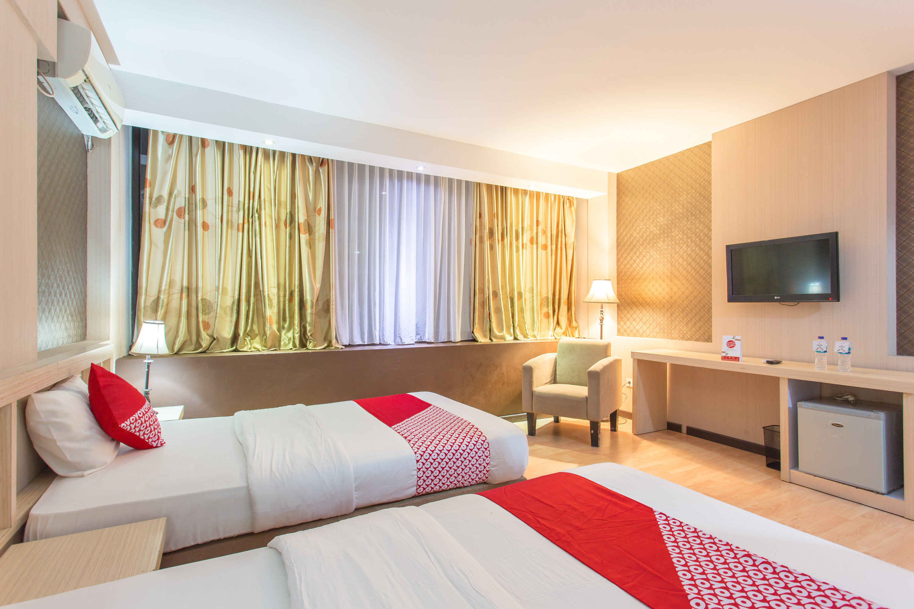 Hotel Sejati by OYO Rooms