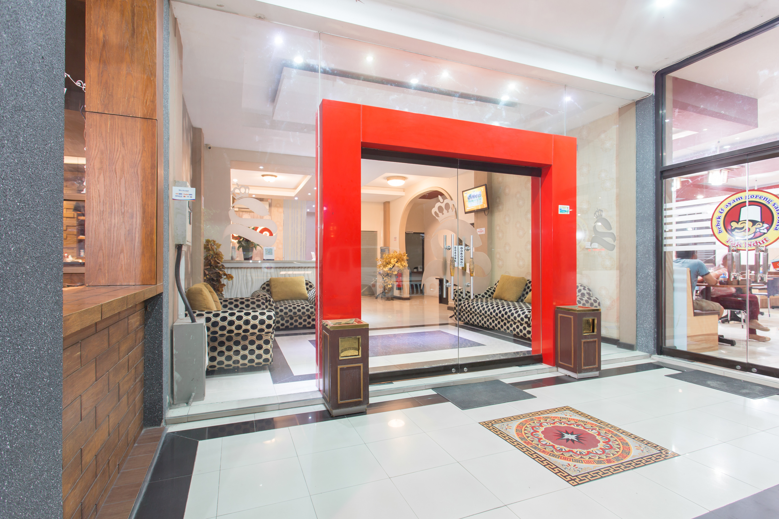 Hotel Sejati by OYO Rooms