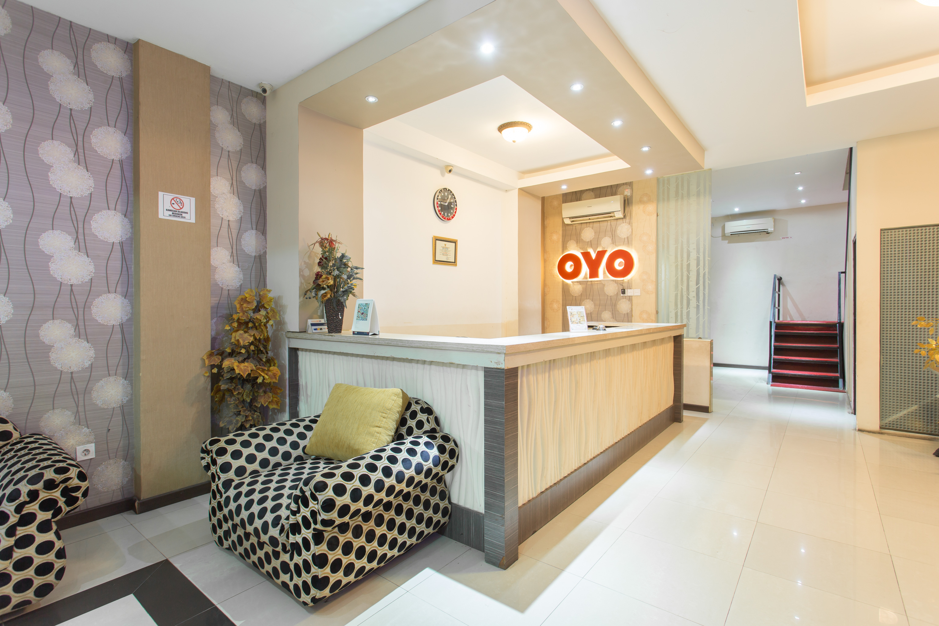 Hotel Sejati by OYO Rooms