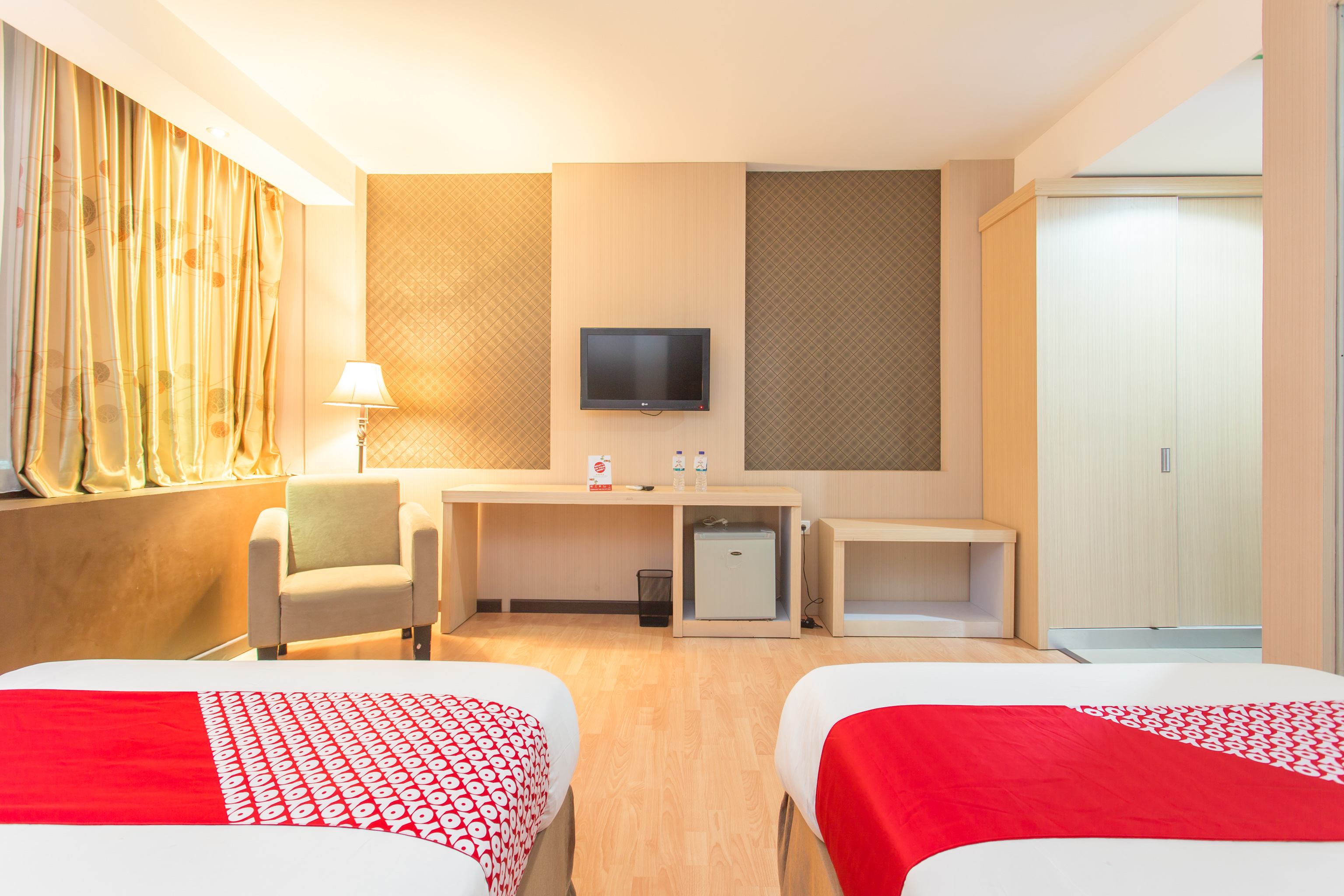 Hotel Sejati by OYO Rooms