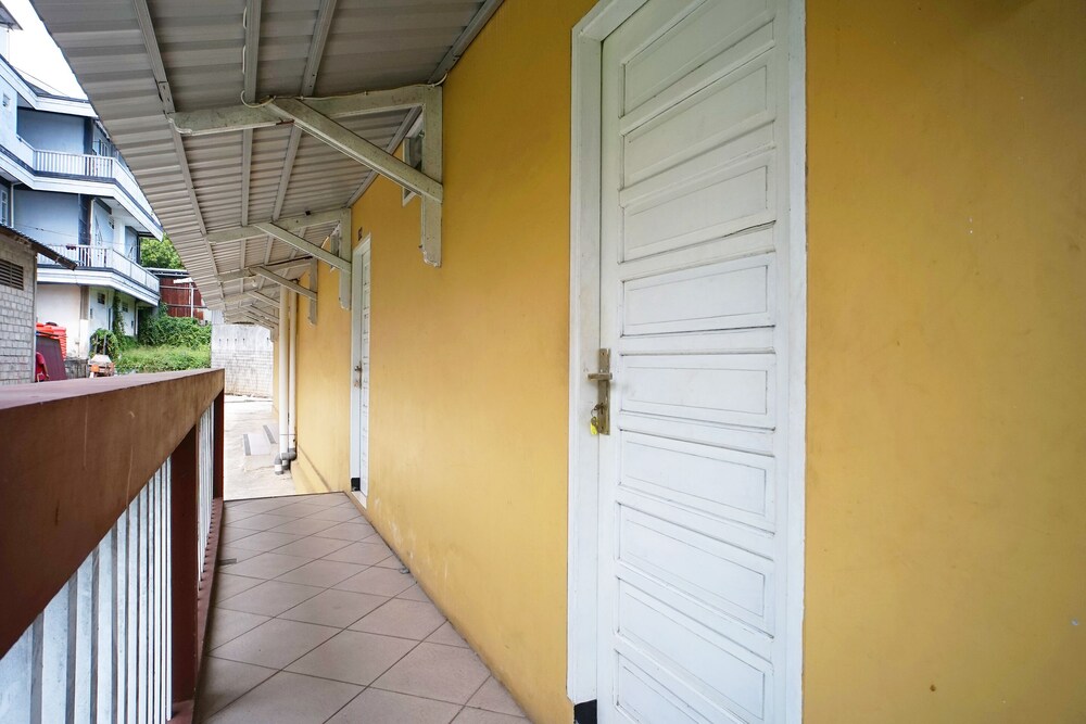 Marzan Syariah Guest House by OYO Rooms